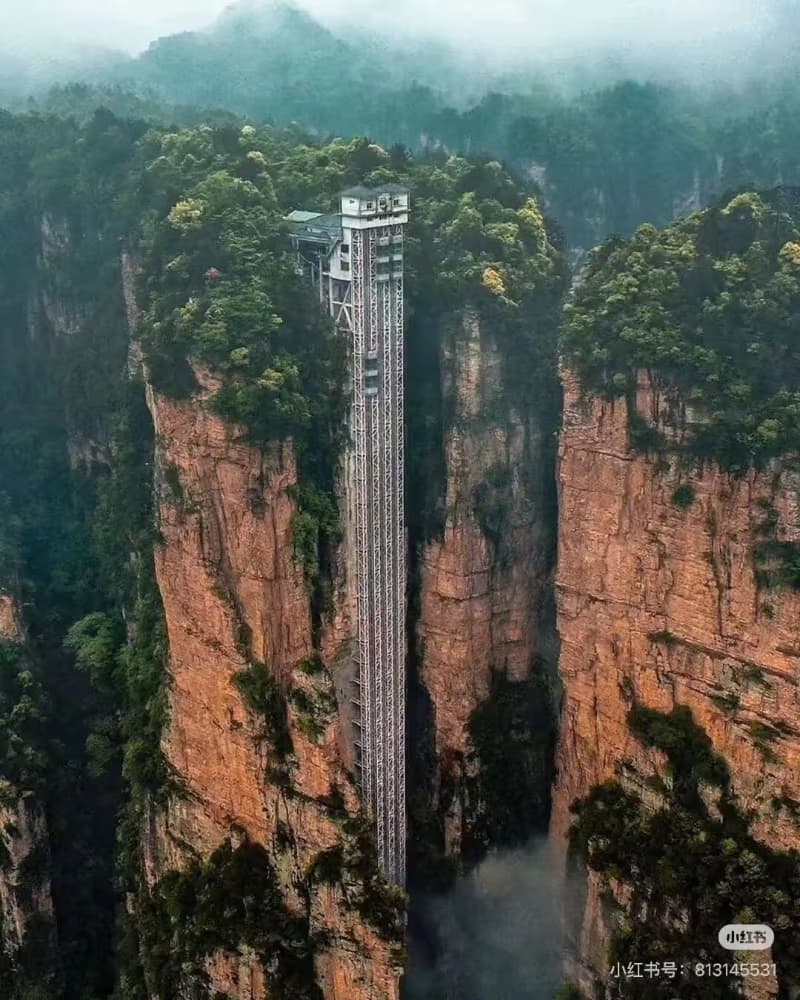 How to Spend Two Days in Wulingyuan?